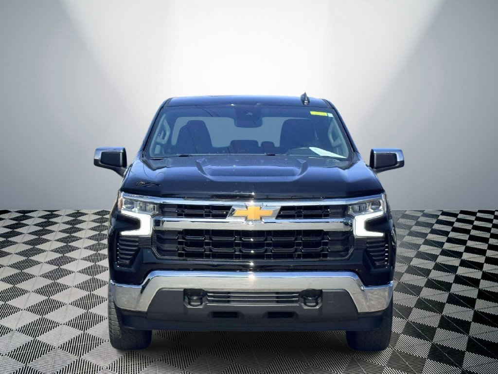 Used 2024 Chevrolet Silverado 1500 LT AWD/4WD image 2