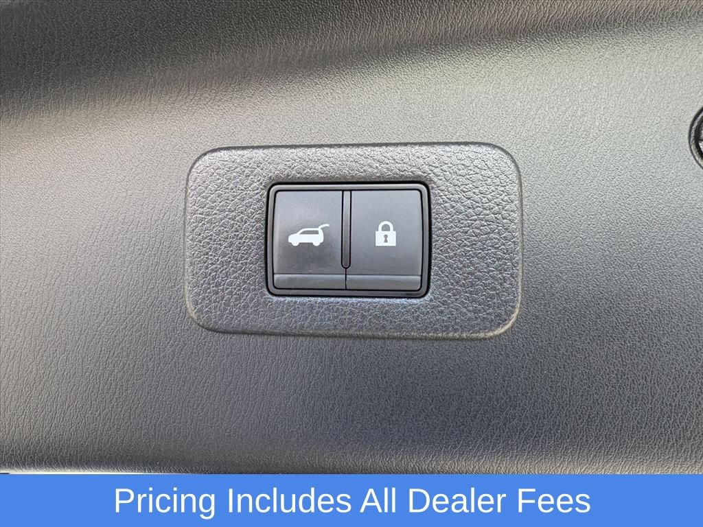 Used 2022 Nissan Armada SL w/ Captain's Chairs Package AWD/4WD image 25