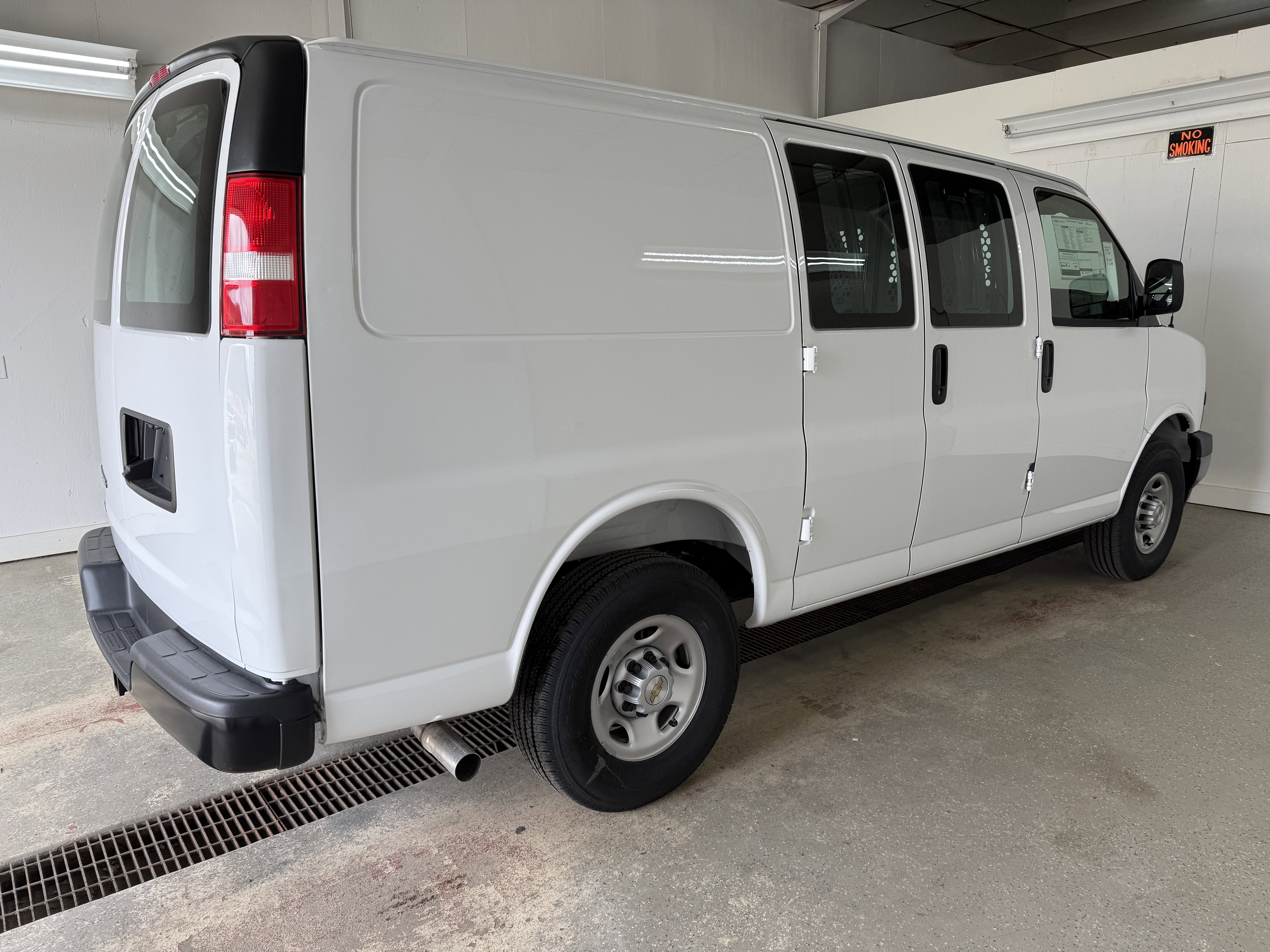 New 2025 Chevrolet Express 3500 w/ Driver Convenience Package image 6