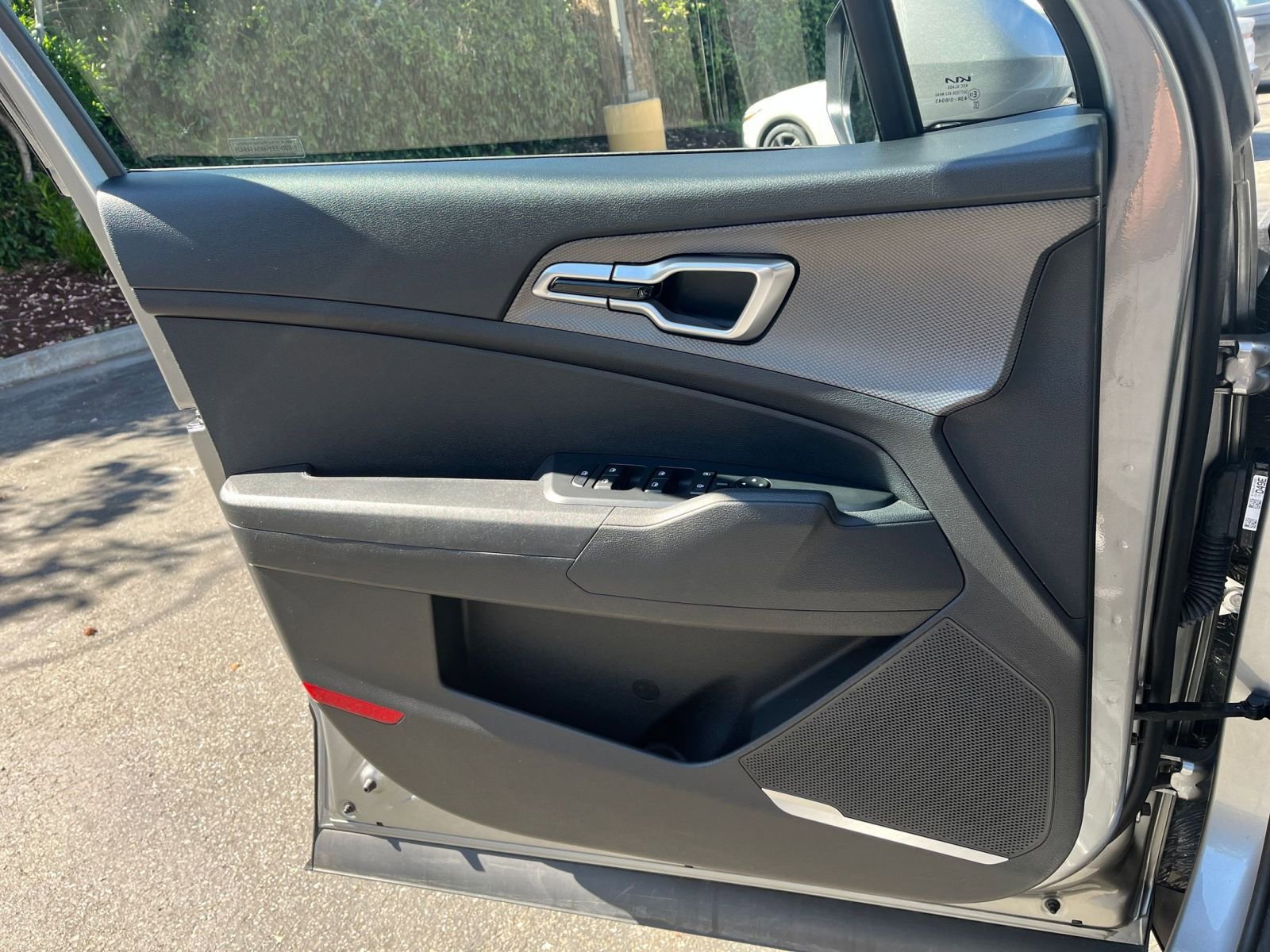 Used 2025 Kia Sportage LX image 18