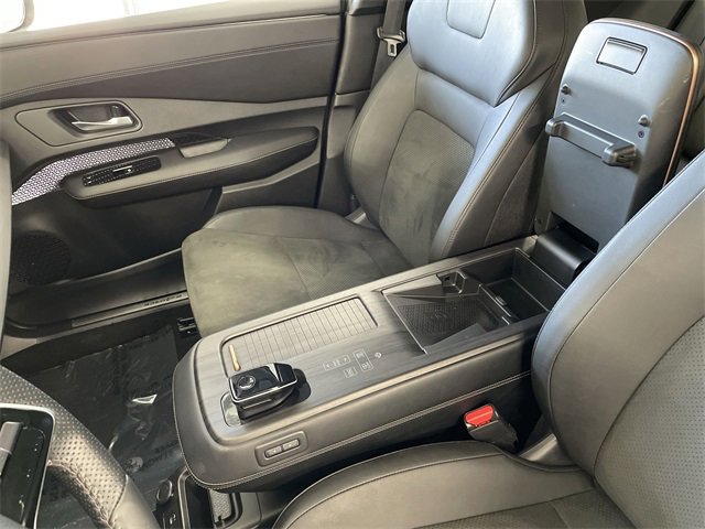 Certified 2024 Nissan Ariya AWD image 25