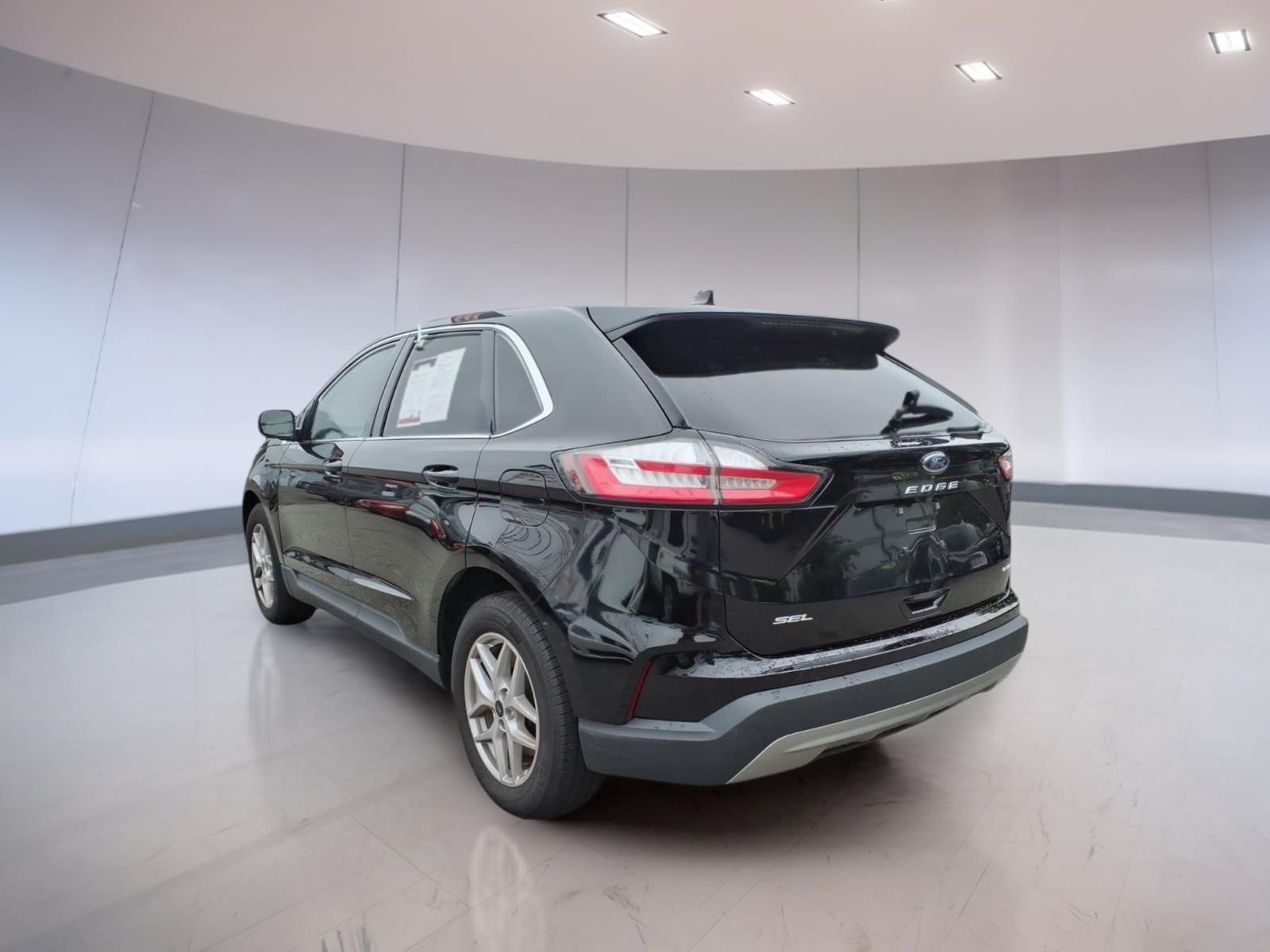 Used 2023 Ford Edge SEL AWD/4WD image 4