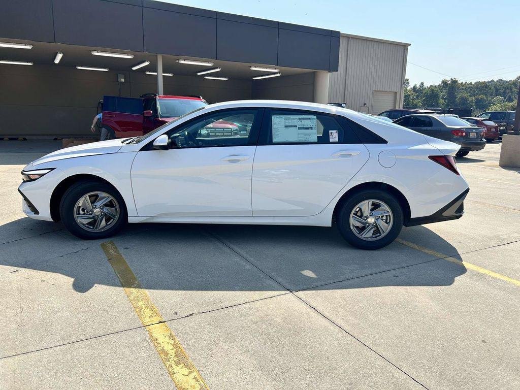 New 2026 Hyundai Elantra SE FWD image 31