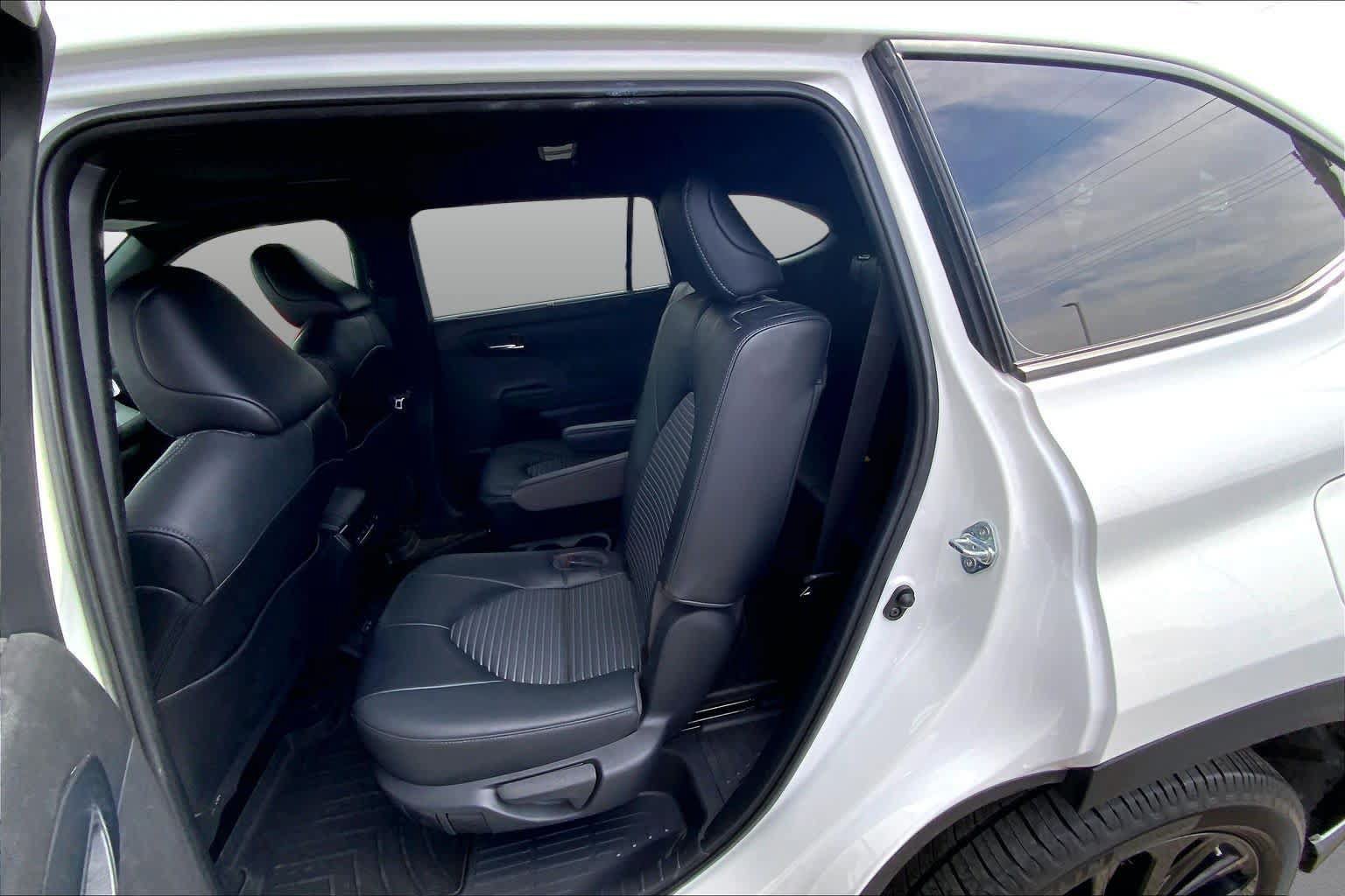 Used 2023 Toyota Highlander XSE FWD image 21