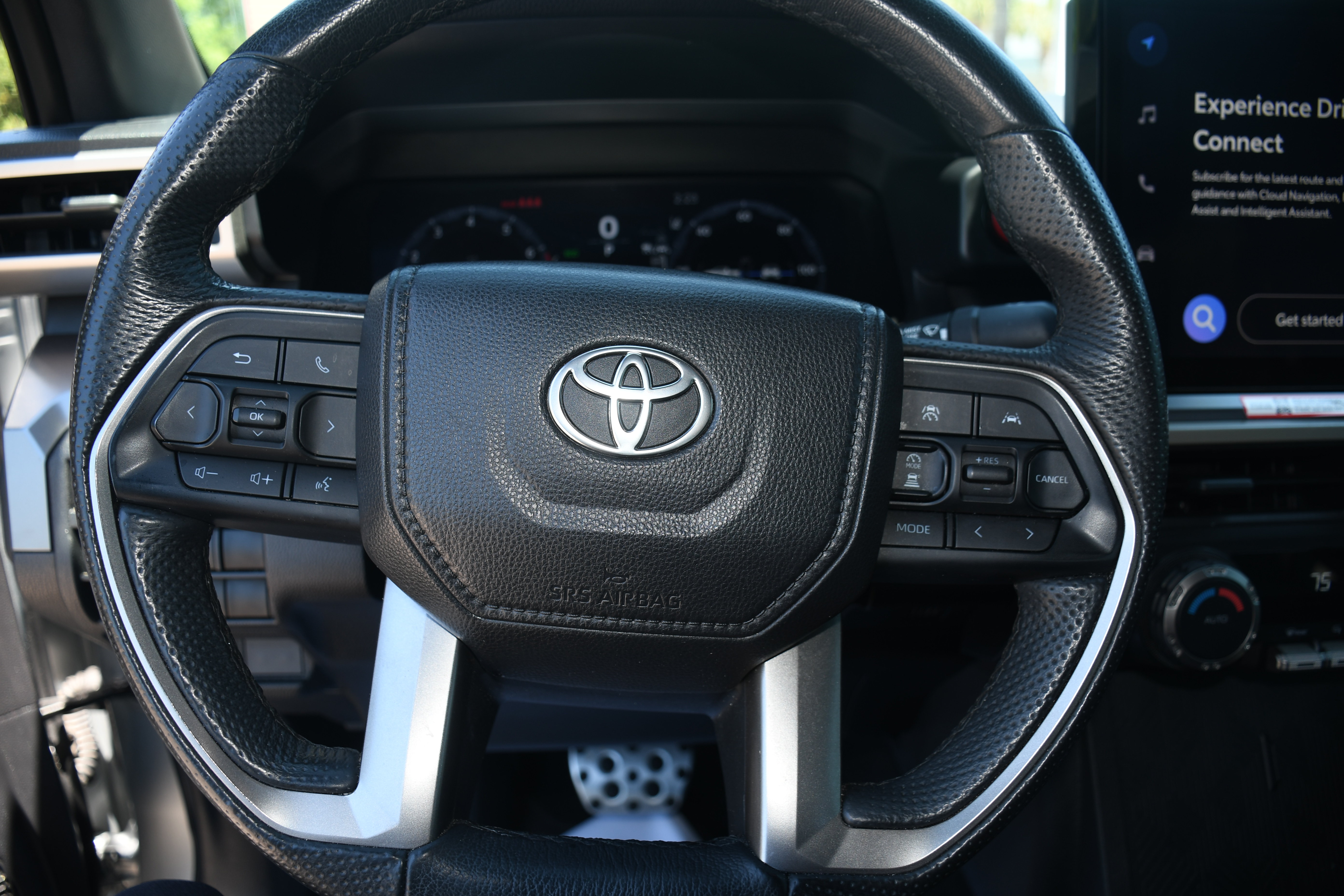 Certified 2025 Toyota Tacoma TRD Sport AWD/4WD image 17