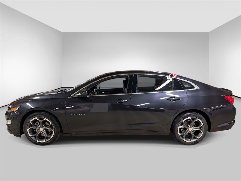 Used 2022 Chevrolet Malibu LT image 2