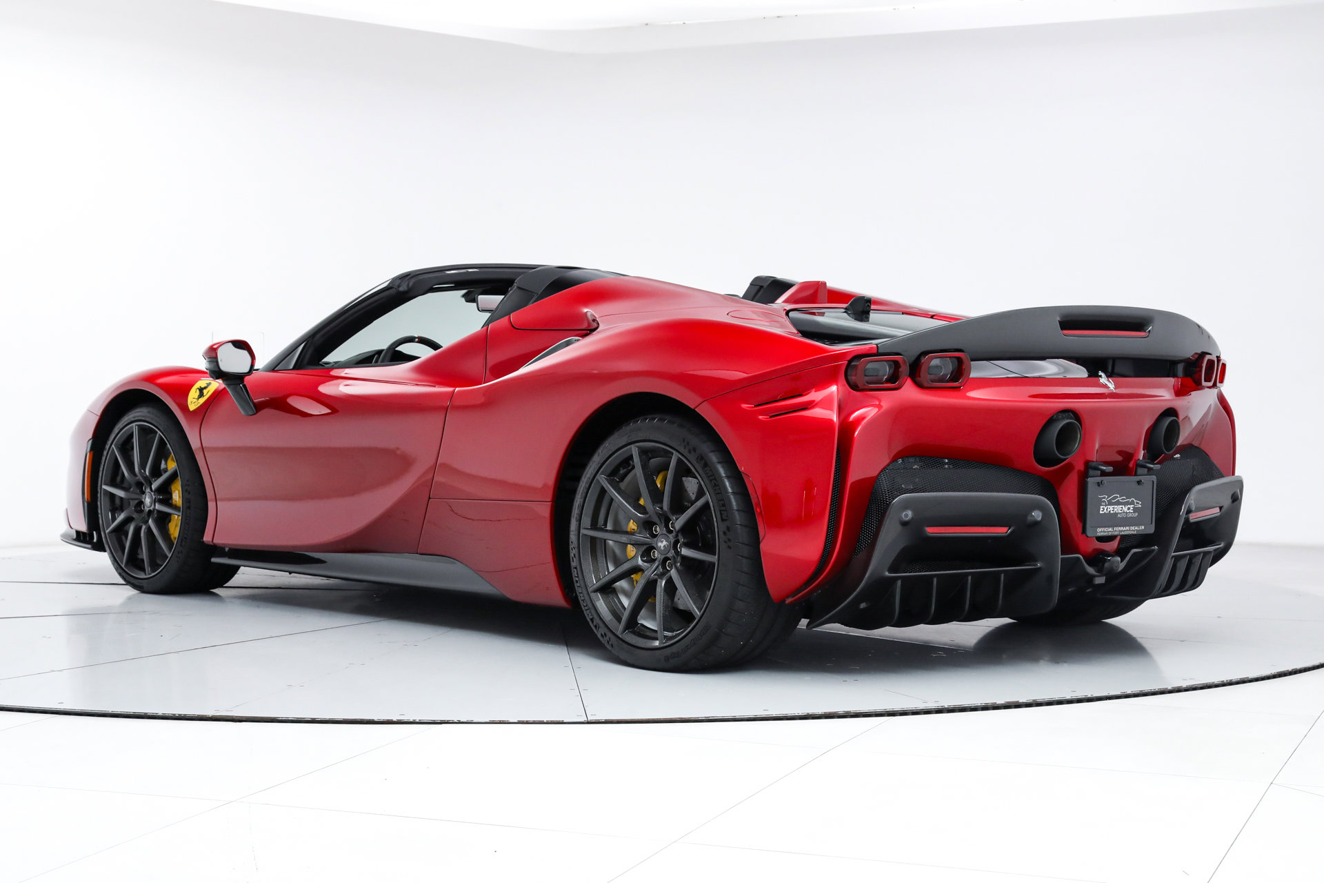 Used 2025 Ferrari SF90 Spider image 8