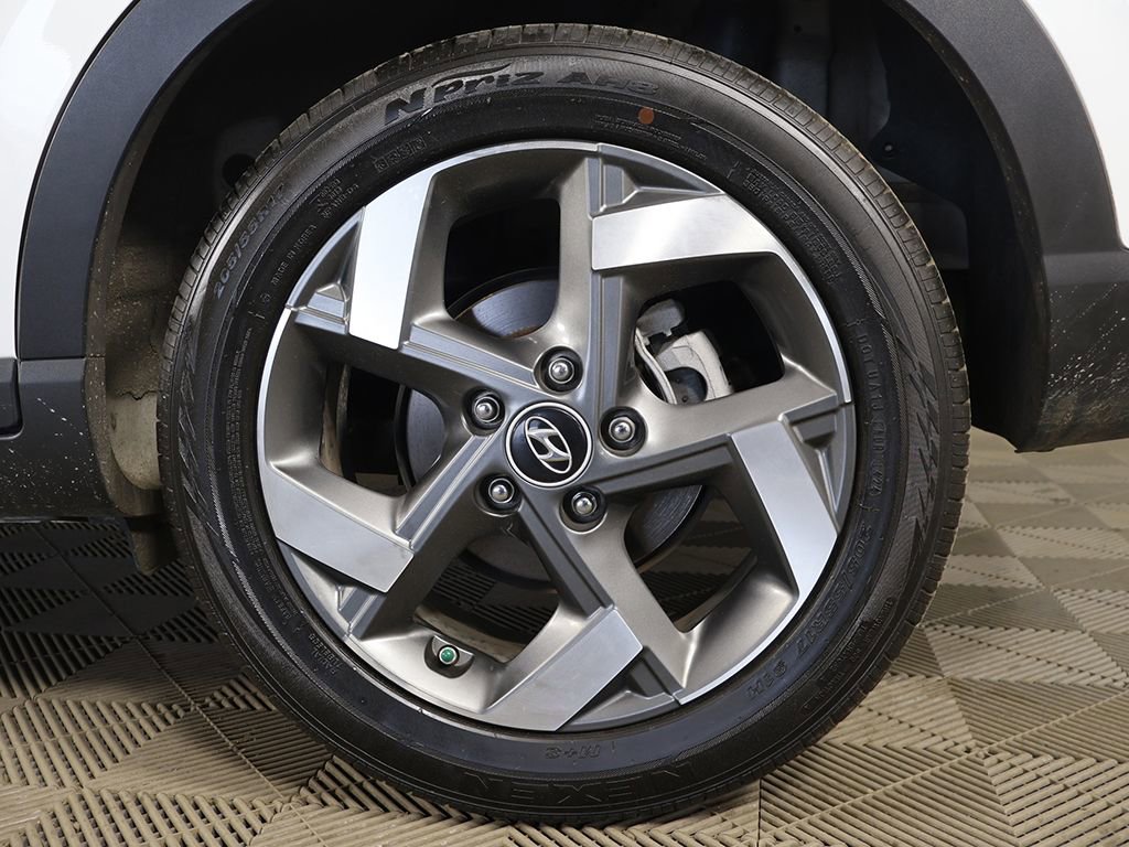 Certified 2024 Hyundai Venue SEL FWD image 19