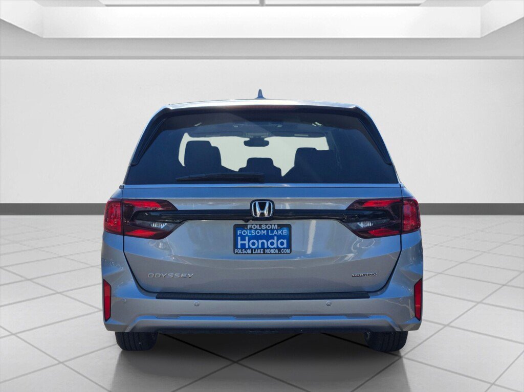 New 2026 Honda Odyssey Touring image 5