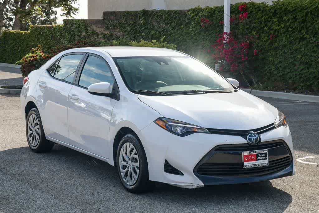 Used 2017 Toyota Corolla LE FWD image 3