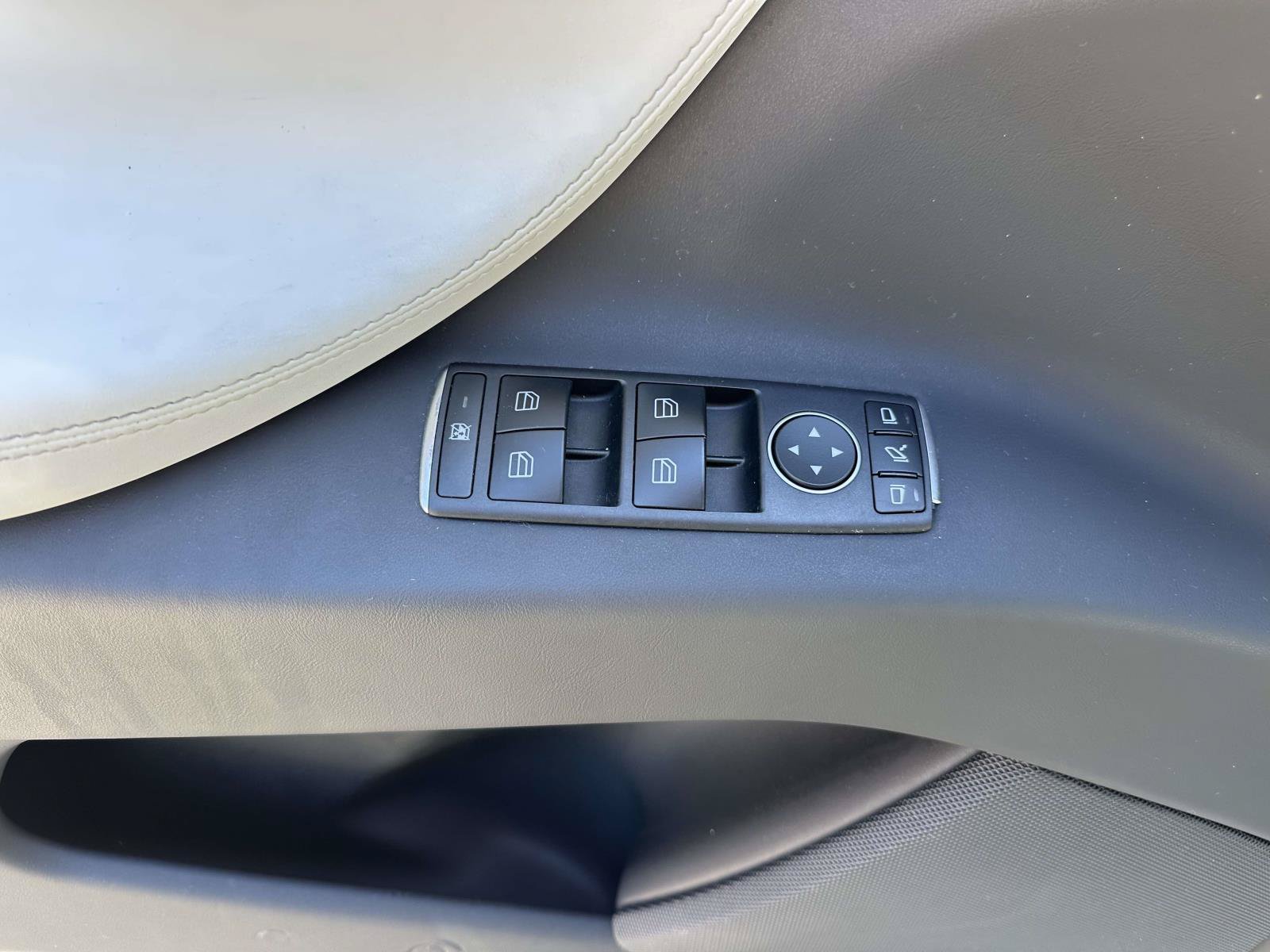 Used 2019 Tesla Model X Long Range AWD/4WD image 14