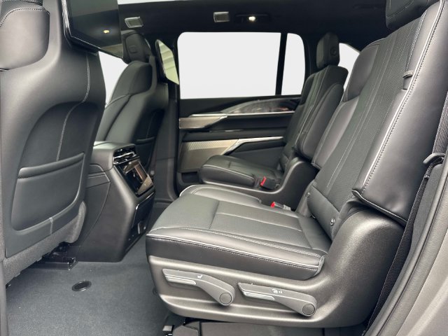 New 2026 Cadillac Escalade IQ Sport 2 w/ LPO, ONYX Package AWD/4WD image 13