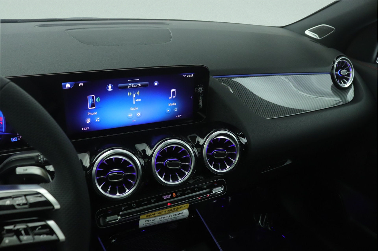 New 2026 Mercedes-Benz GLA 35 AMG 4MATIC image 5