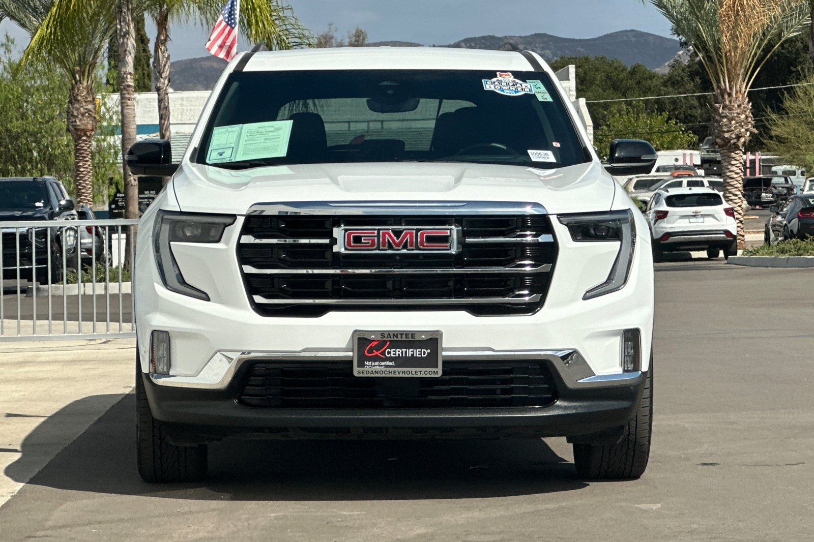 Used 2026 GMC Acadia Elevation w/ Elevation Premium Package FWD image 9