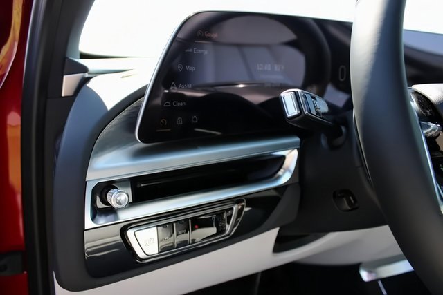 New 2025 Cadillac Lyriq Luxury image 22