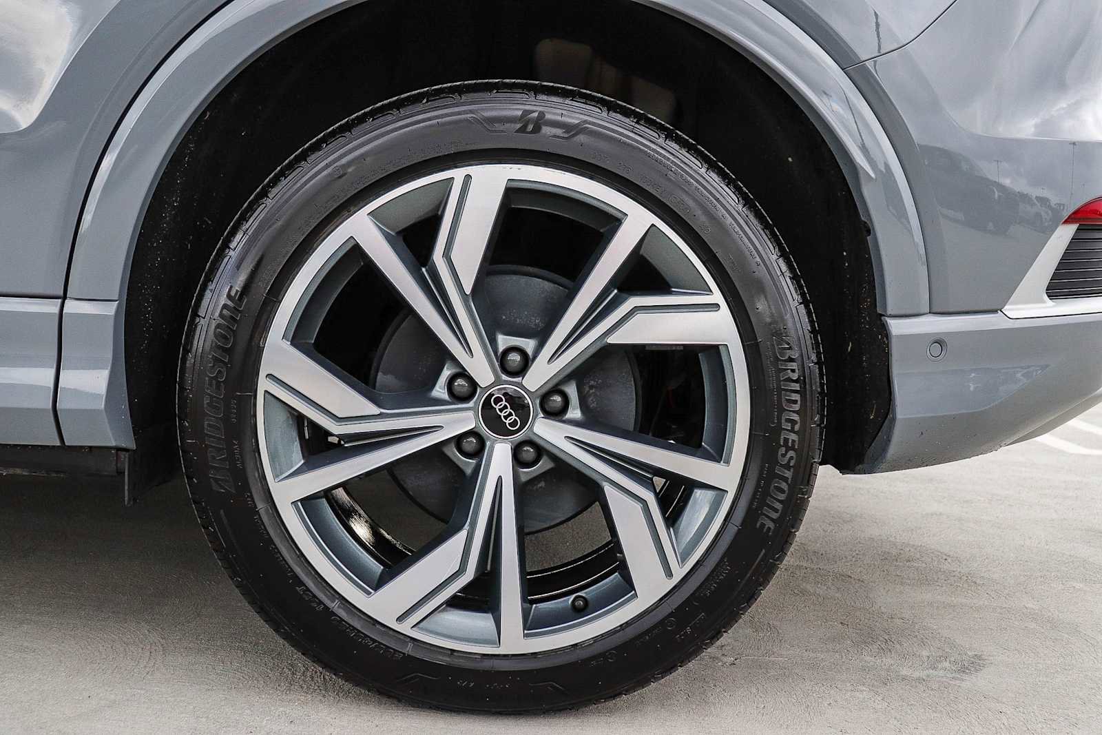 Used 2023 Audi Q4 e-tron Prestige image 13