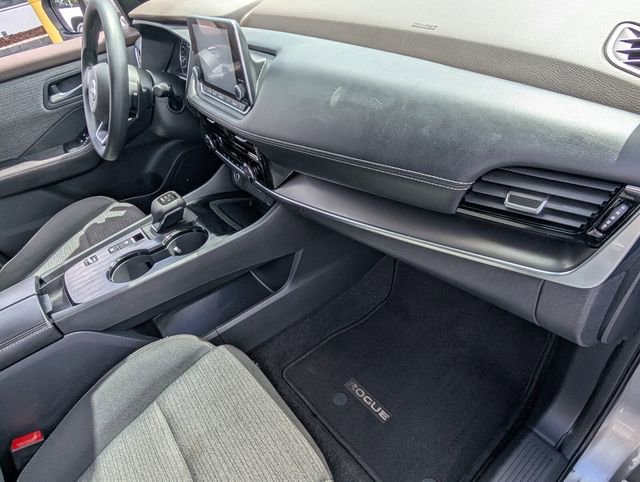 Used 2022 Nissan Rogue SV image 19