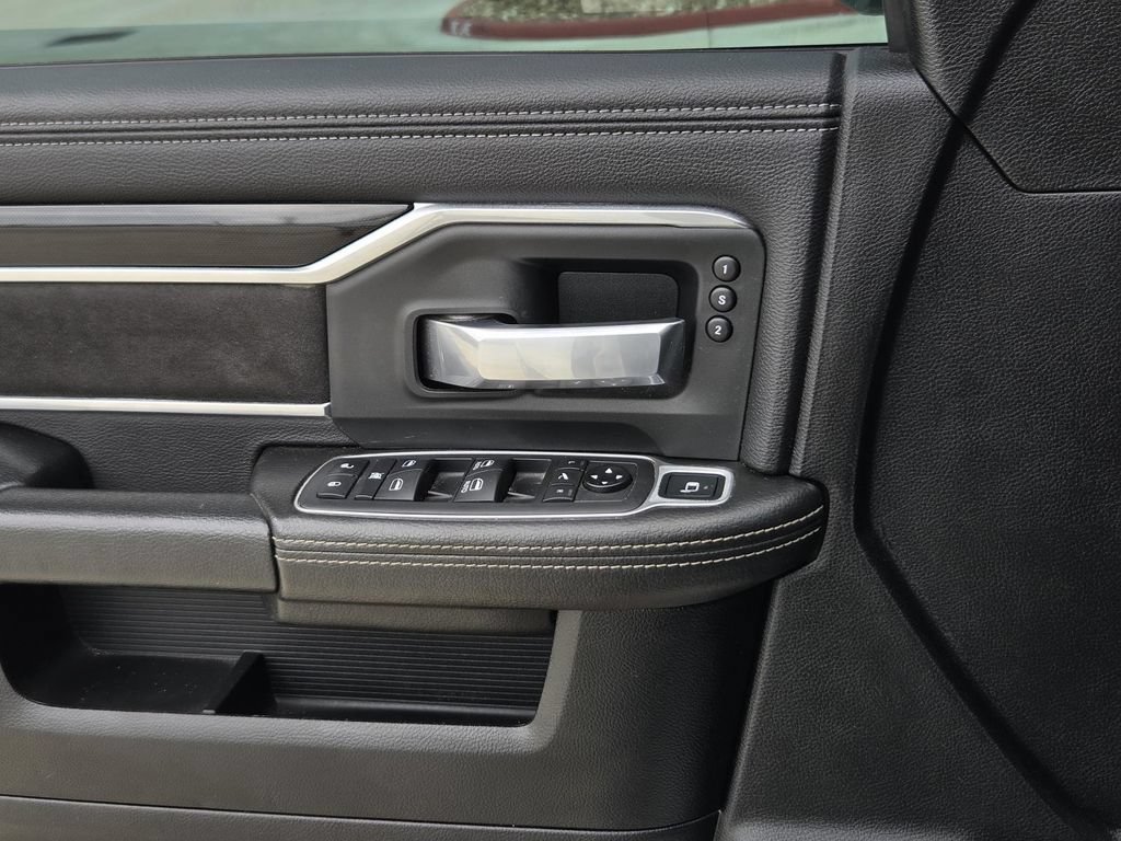Used 2020 RAM 2500 Laramie w/ Night Edition AWD/4WD image 10