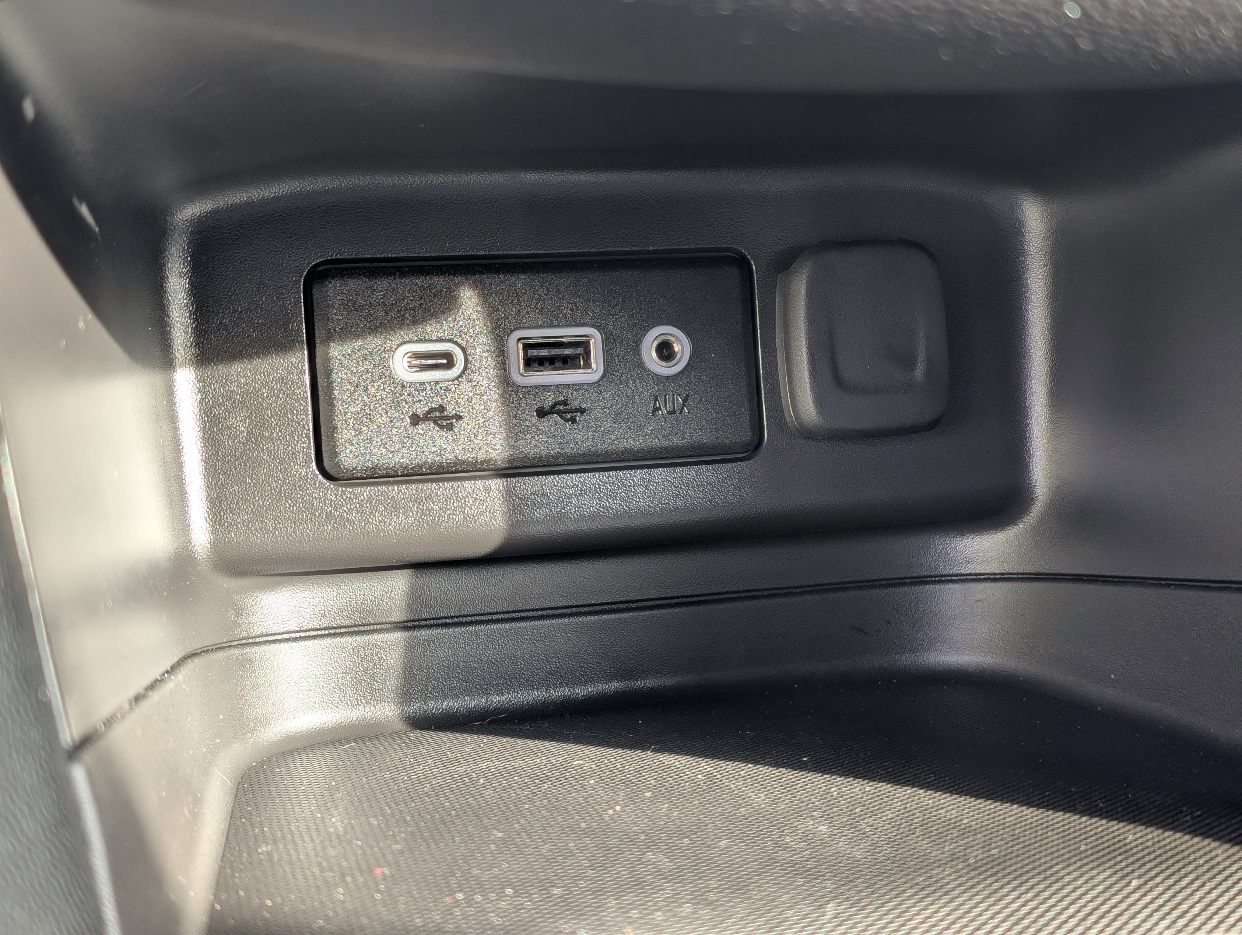 Used 2024 Chevrolet Equinox LT w/ LPO, Floor Liner Package image 22