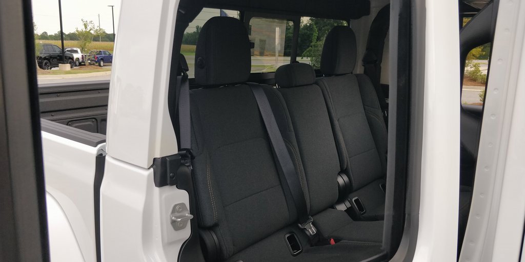 New 2025 Jeep Gladiator Sport image 37