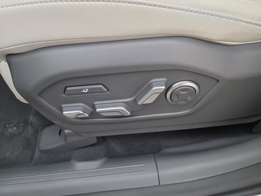 Used 2024 Hyundai Santa Fe Calligraphy image 16