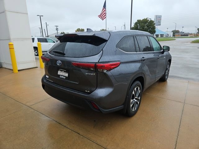 Used 2020 Toyota Highlander XLE image 7