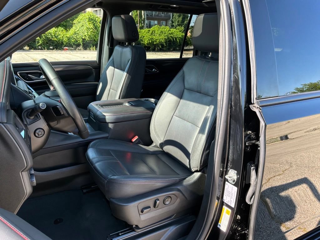 Used 2023 Chevrolet Suburban RST w/ Luxury Package AWD/4WD image 21