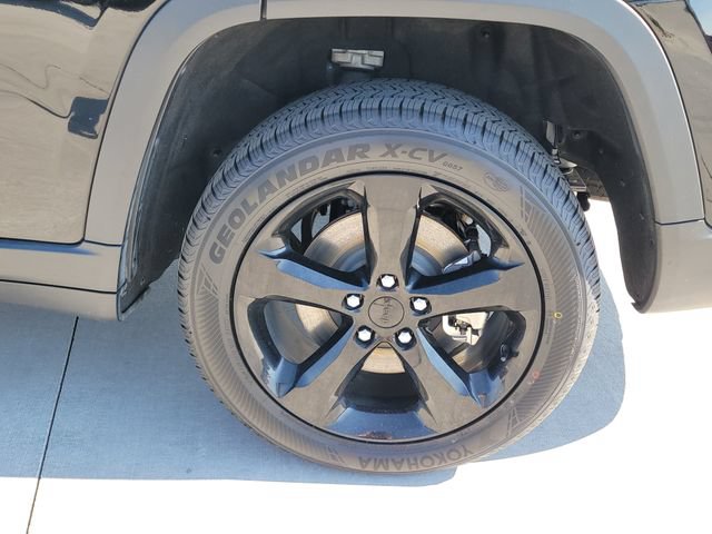 Used 2023 Jeep Grand Cherokee L Laredo AWD/4WD image 13