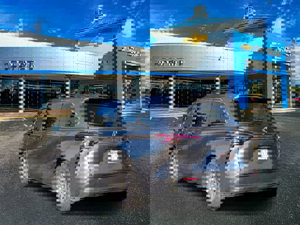 Used 2025 Toyota Sienna LE w/ LE Plus Package image 6