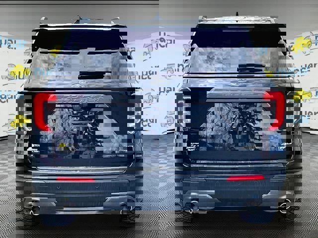 Used 2024 Ford Explorer XLT w/ Equipment Group 202A AWD/4WD image 4