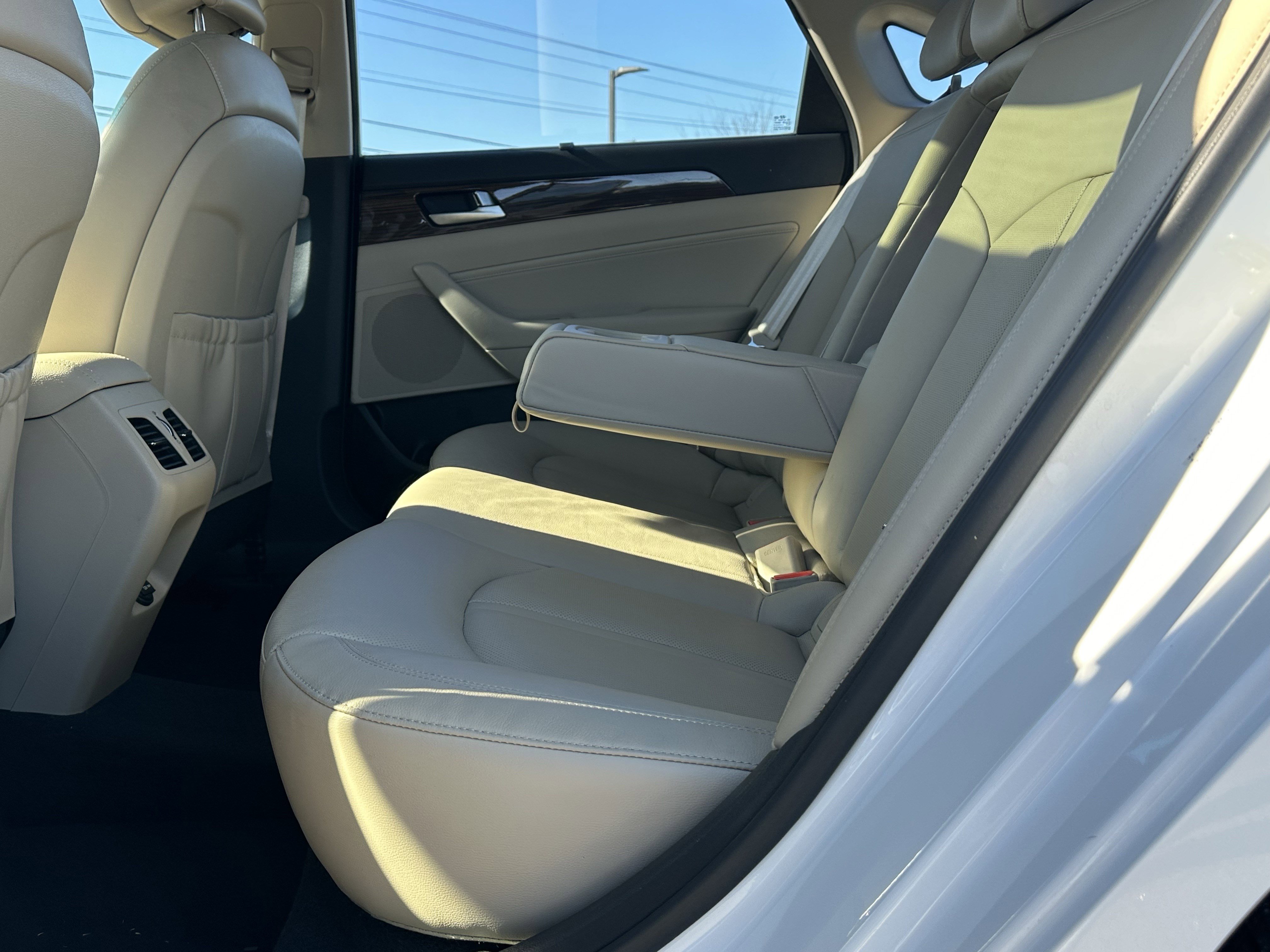 Used 2016 Hyundai Sonata Limited w/ Option Group 02 image 21