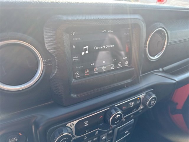 Used 2018 Jeep Wrangler Unlimited Sahara w/ Safety Group image 16