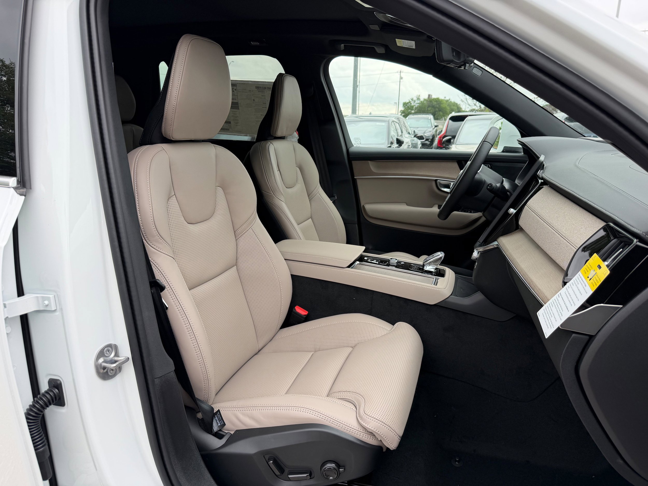 New 2026 Volvo XC90 B5 Ultra AWD/4WD image 8