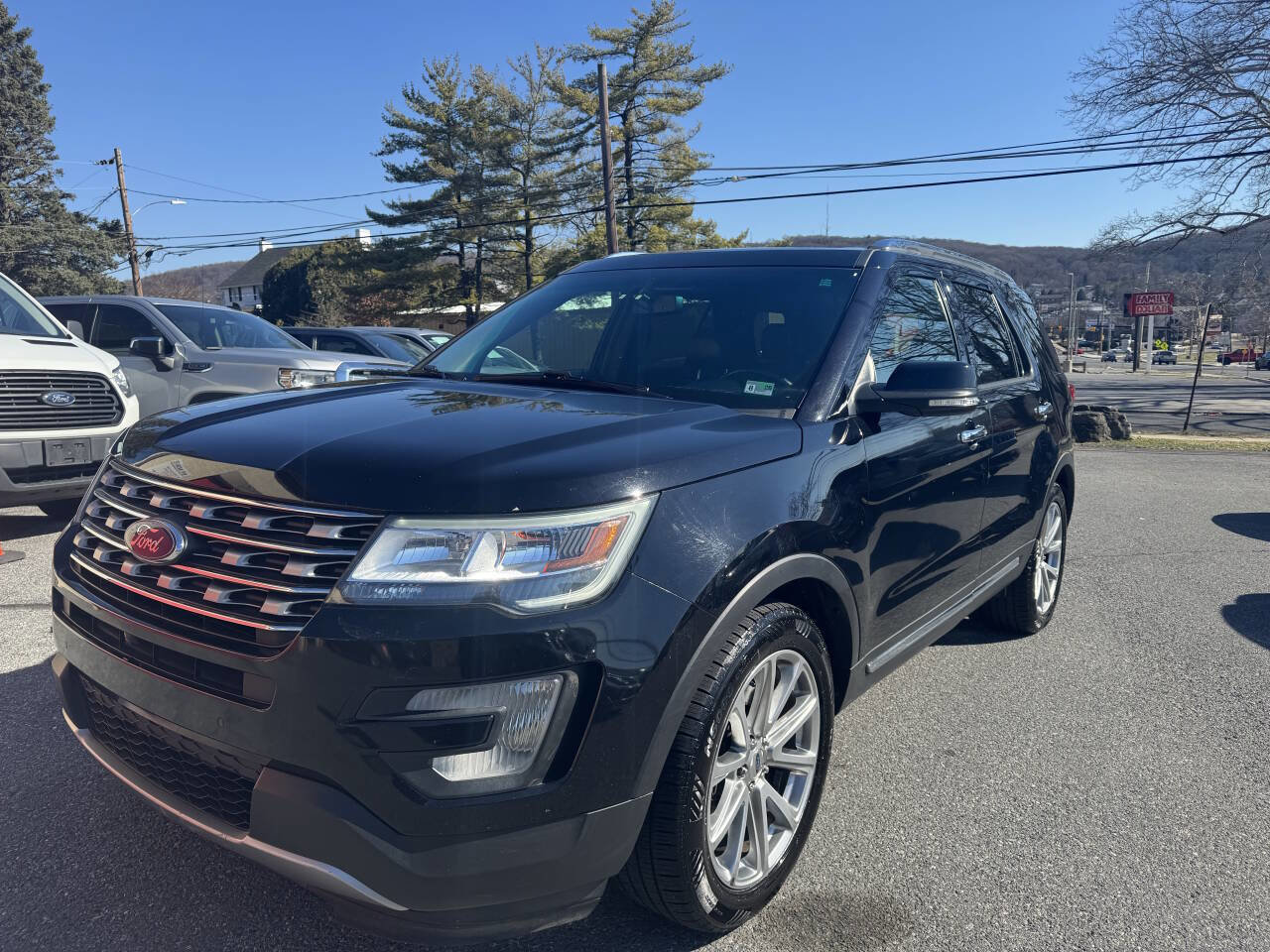 Used 2016 Ford Explorer Limited FWD image 3