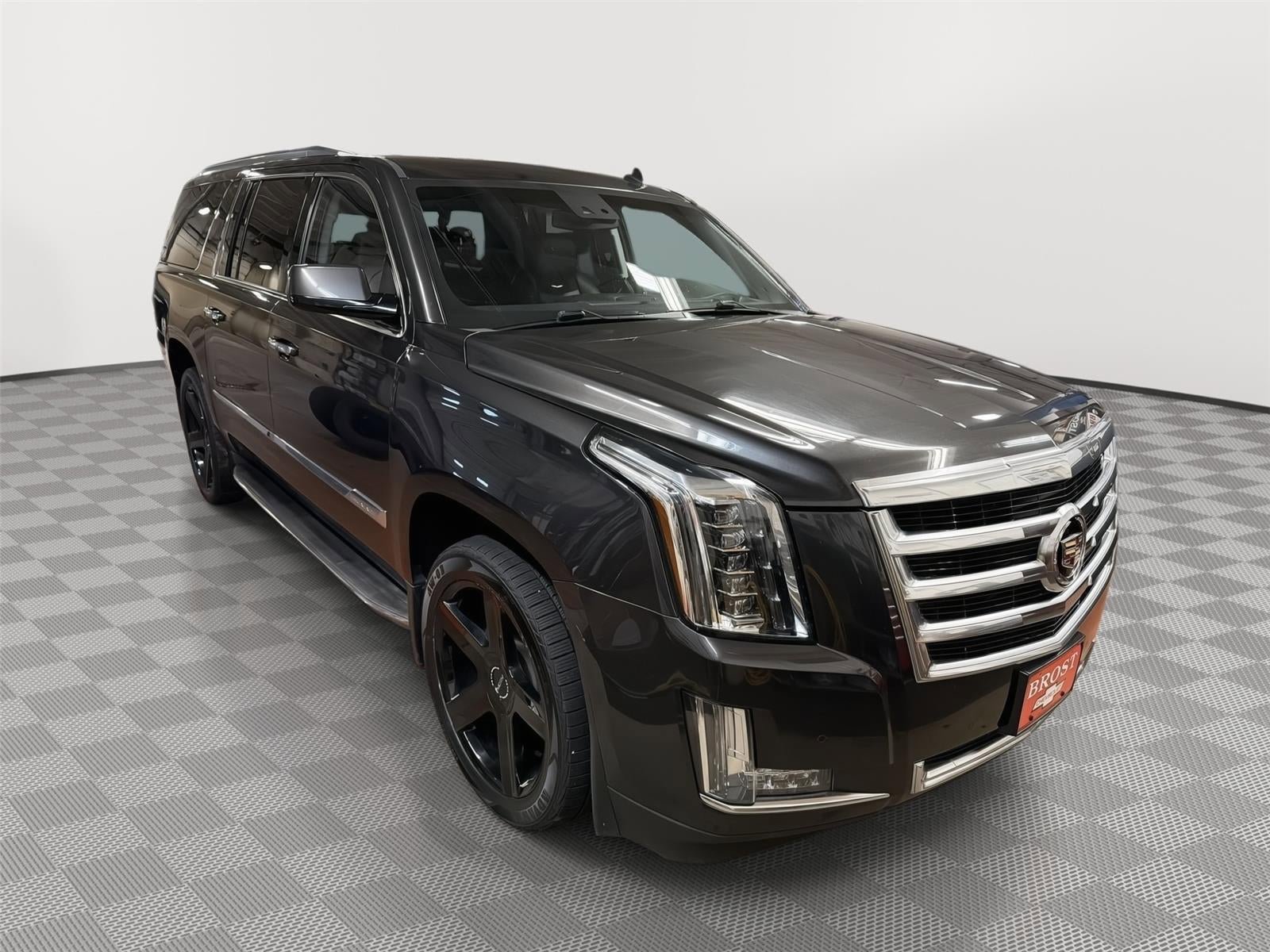 Used 2015 Cadillac Escalade ESV Luxury AWD/4WD image 3