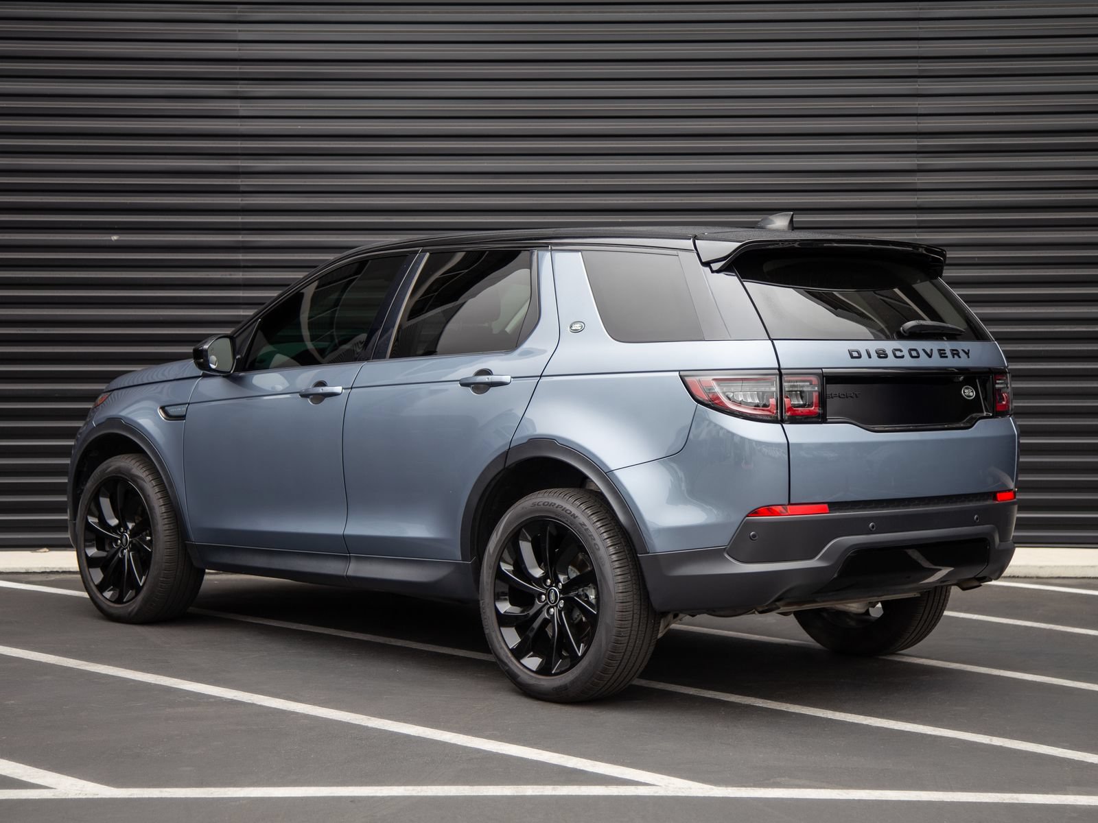 Used 2022 Land Rover Discovery Sport SE AWD/4WD image 3