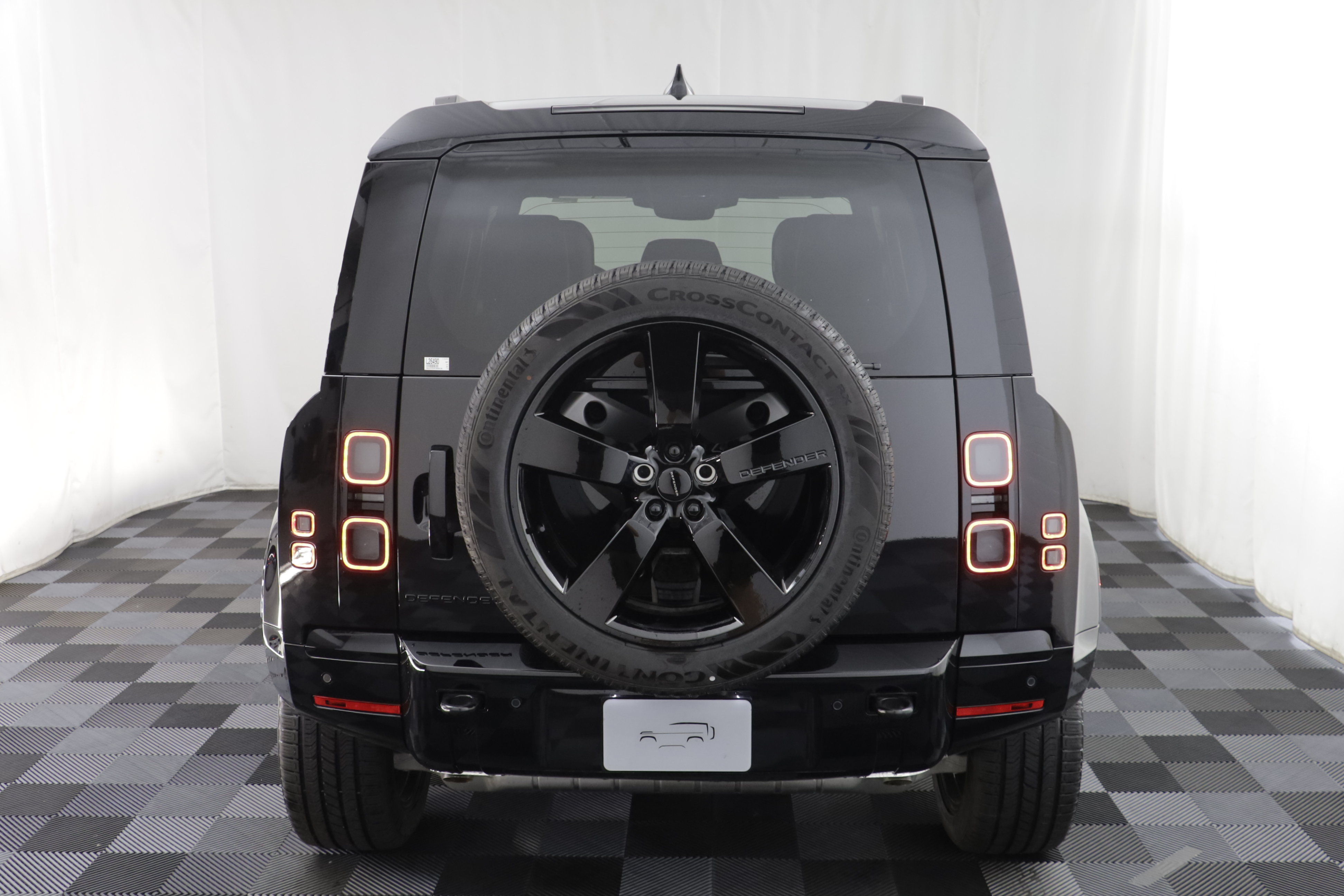 New 2026 Land Rover Defender 110 X-Dynamic SE AWD/4WD image 18