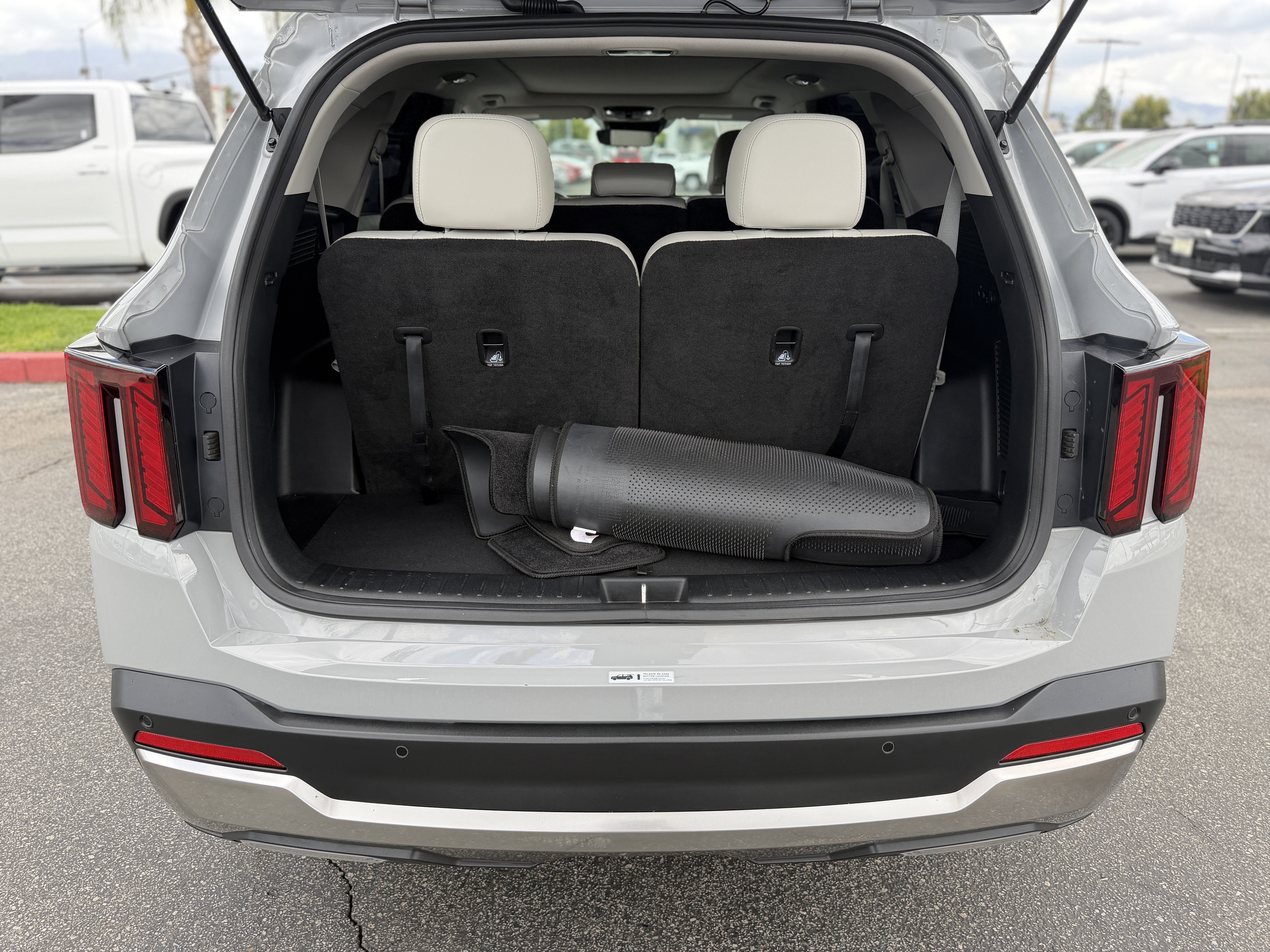 Certified 2024 Kia Sorento S w/ Panoramic Sunroof Package FWD image 10