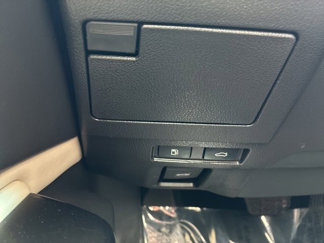 Used 2024 Lexus ES 350 w/ Premium Package image 16