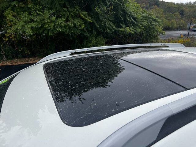 Used 2015 Nissan Rogue SL w/ SL Premium Package image 10