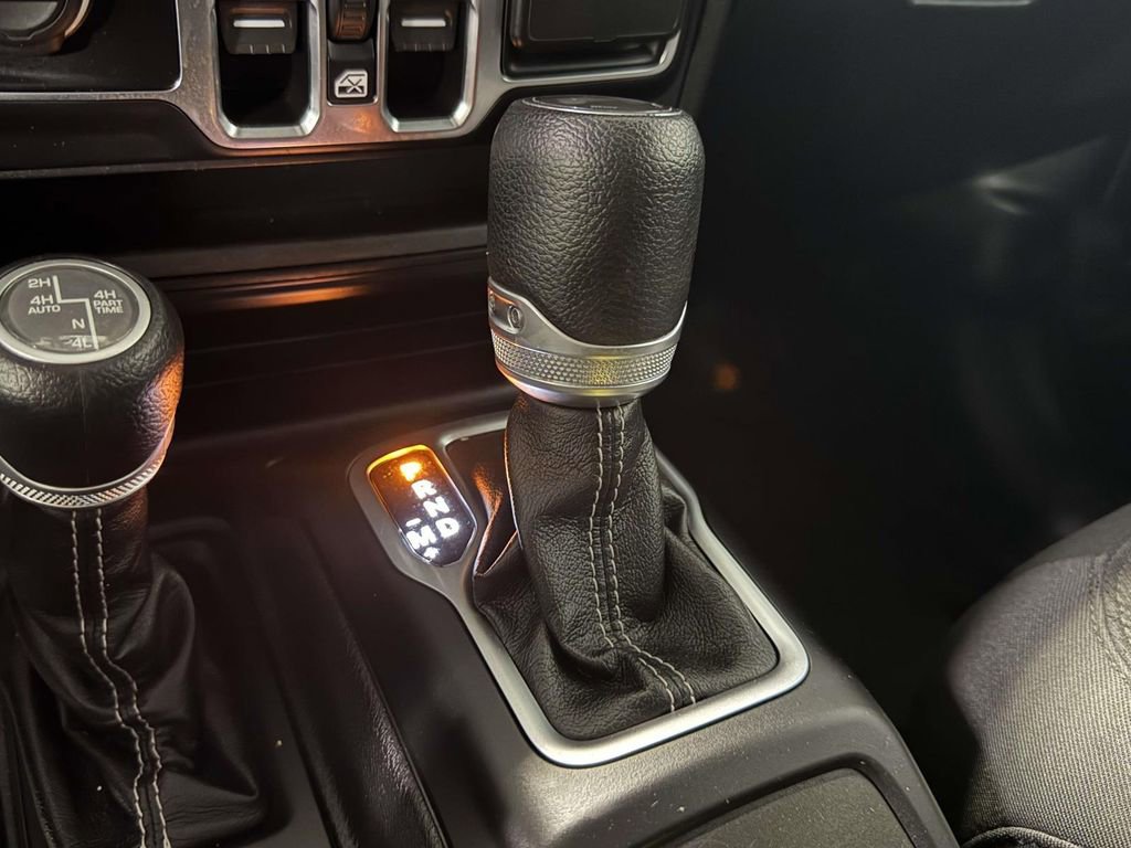 Used 2020 Jeep Wrangler Unlimited Sahara AWD/4WD image 27