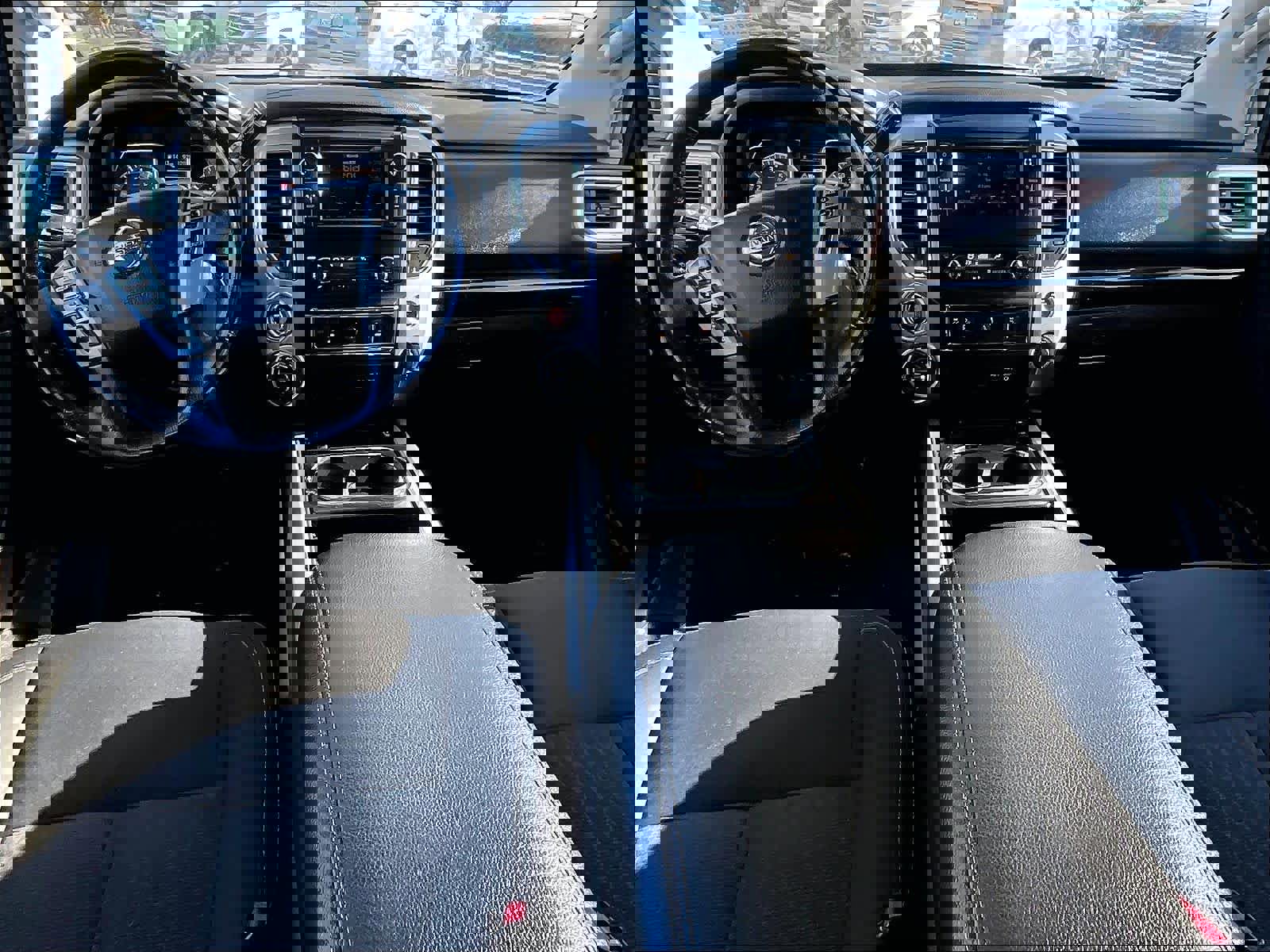 Used 2019 Nissan Titan SV w/ SV Convenience Package image 20