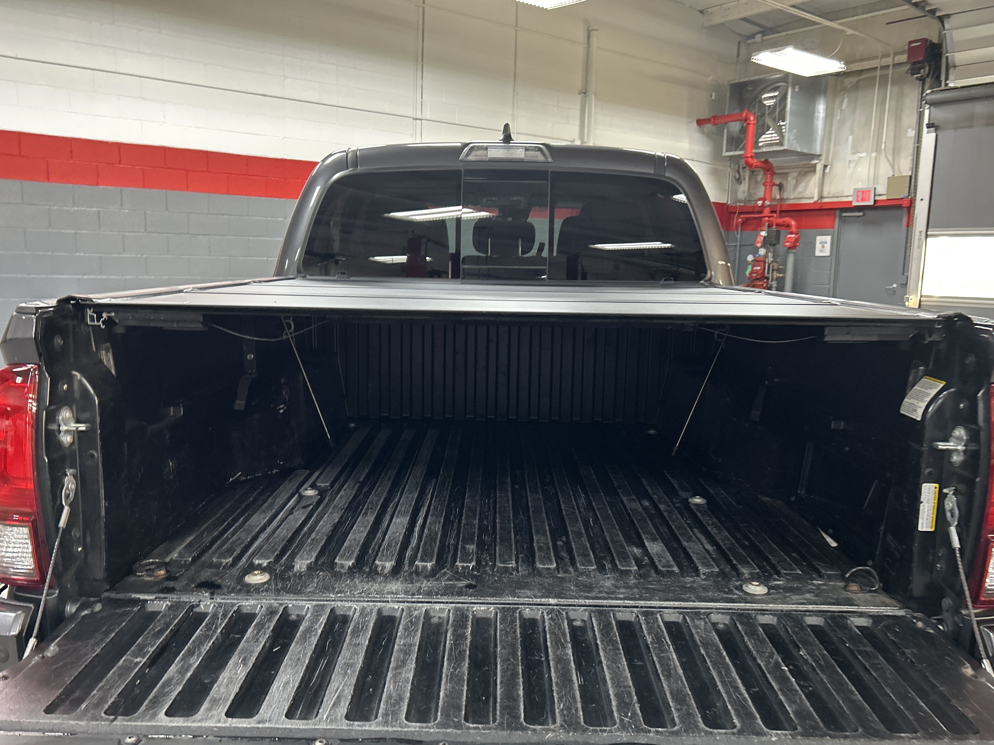 Used 2023 Toyota Tacoma SR5 AWD/4WD image 31