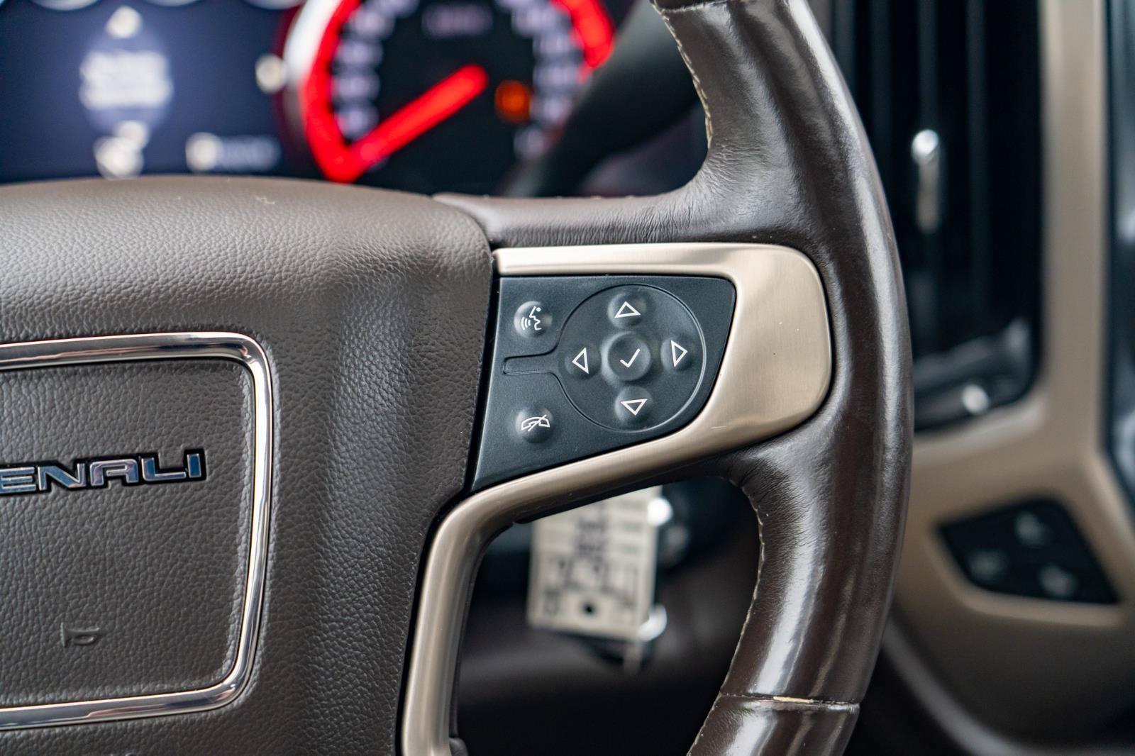 Used 2015 GMC Sierra 1500 Denali w/ Driver Alert Package AWD/4WD image 22