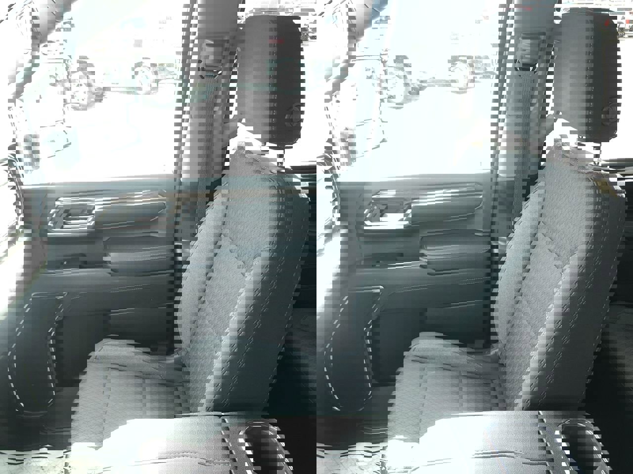 Used 2024 Chevrolet Silverado 2500 LT w/ Convenience Package image 23