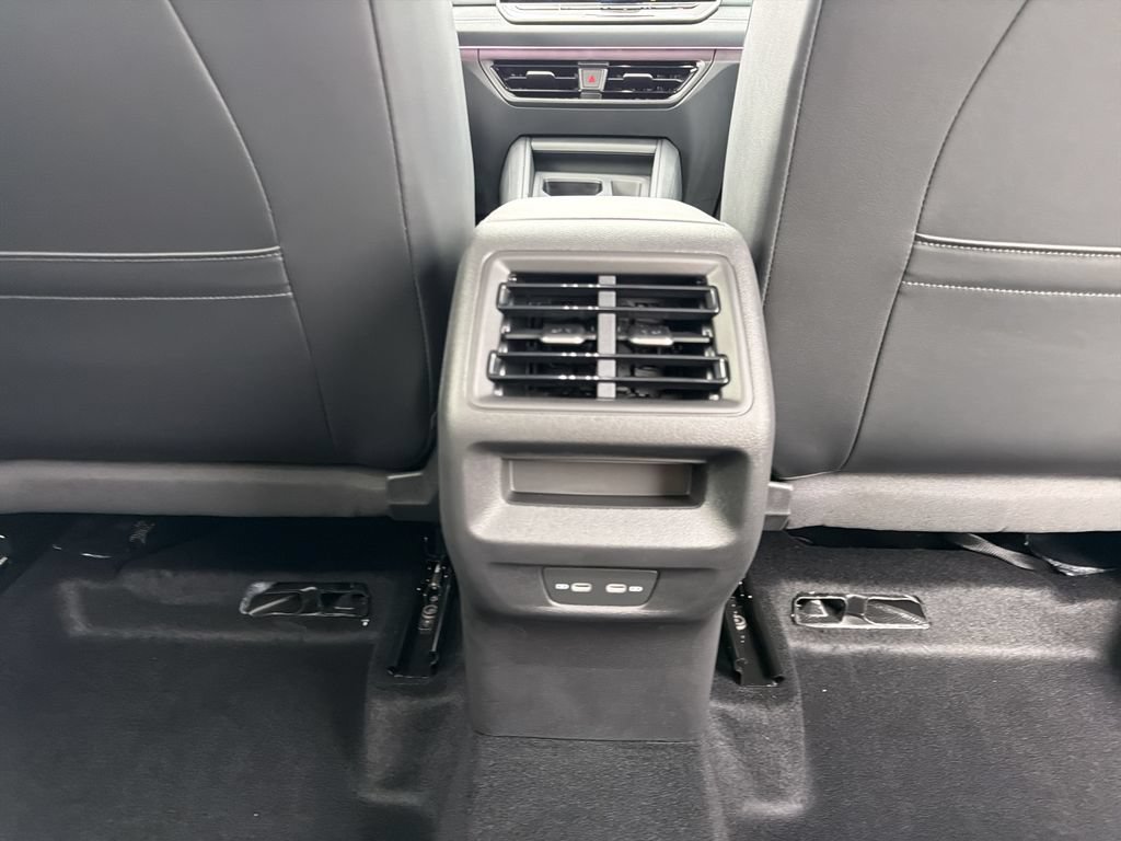New 2026 Volkswagen Tiguan SE FWD image 21