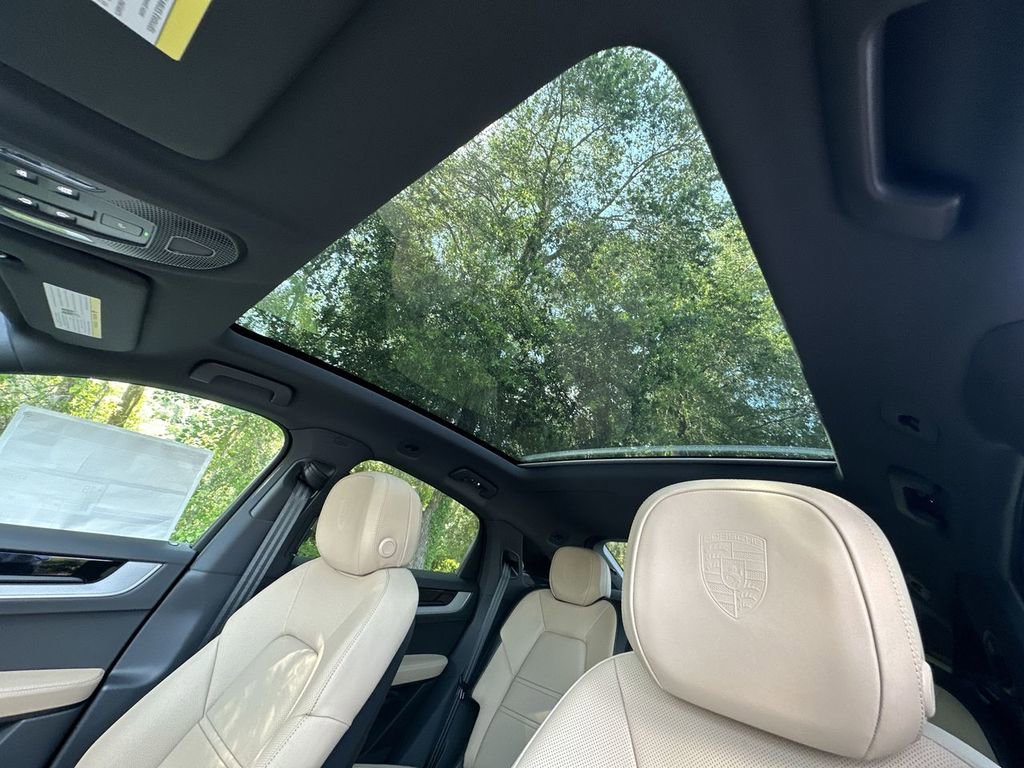 New 2025 Porsche Cayenne Coupe image 26