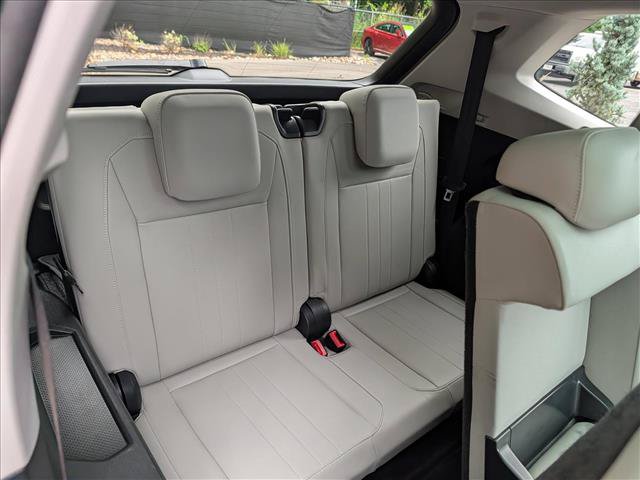 Certified 2023 Volkswagen Tiguan SE w/ Panoramic Sunroof Package FWD image 17