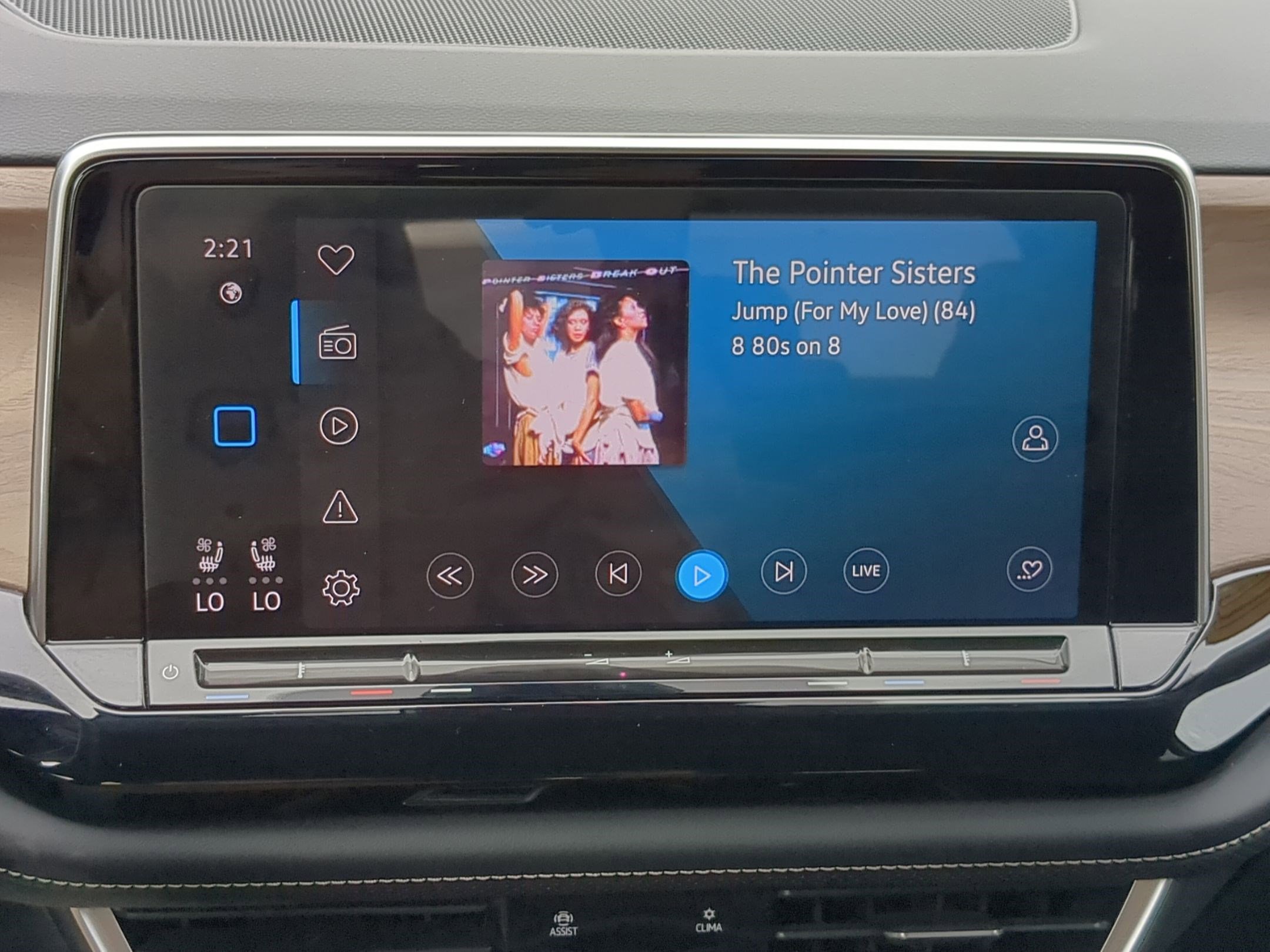 Used 2024 Volkswagen Atlas SE image 22