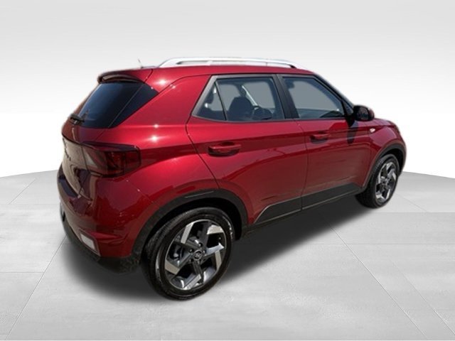 Used 2025 Hyundai Venue SEL FWD image 7